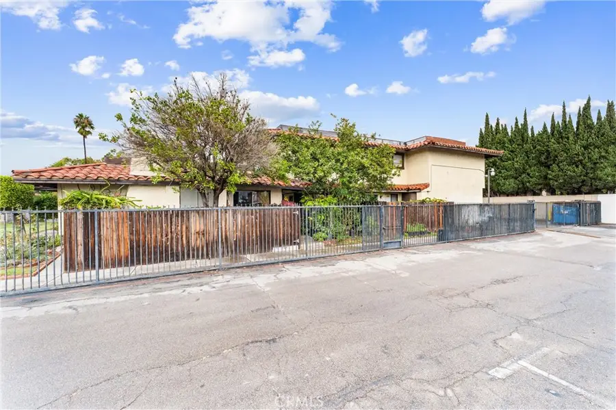 3927 W Mcfadden Ave #B, Santa Ana, CA 92704 - Image #2