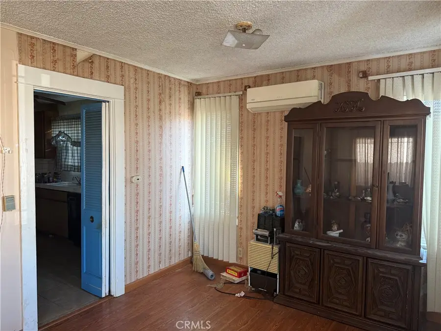 530 W Colden Avenue W, Los Angeles, CA 90044 - Image #3