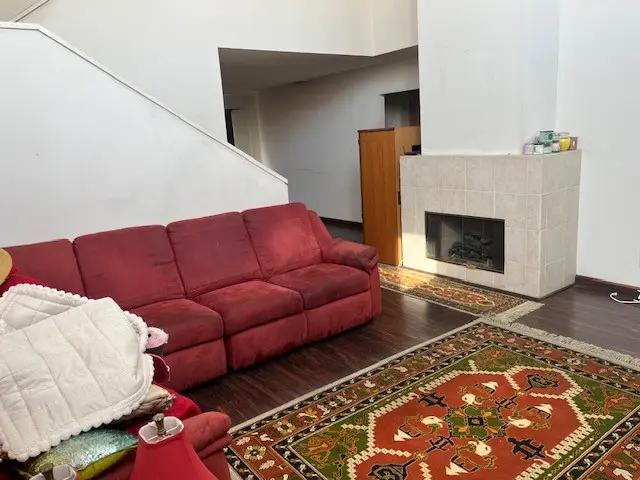 317 Oakview Dr, Azusa, CA 91702 - Image #3