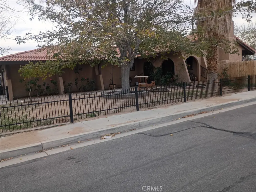 201 S Greenlawn Street, Ridgecrest, CA 93555 - Image #1