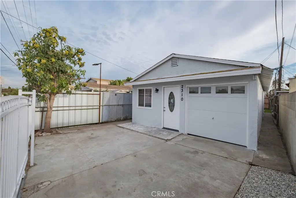 2310 E Stockwell St, Compton, CA 90222 - #1