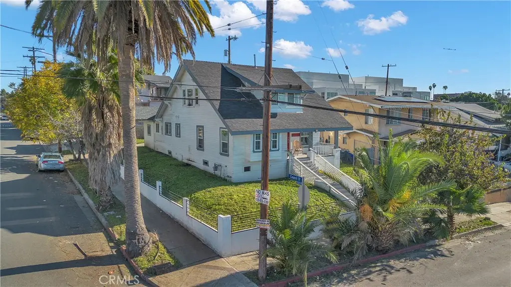 152 N Benton, Los Angeles, CA 90026 - #1