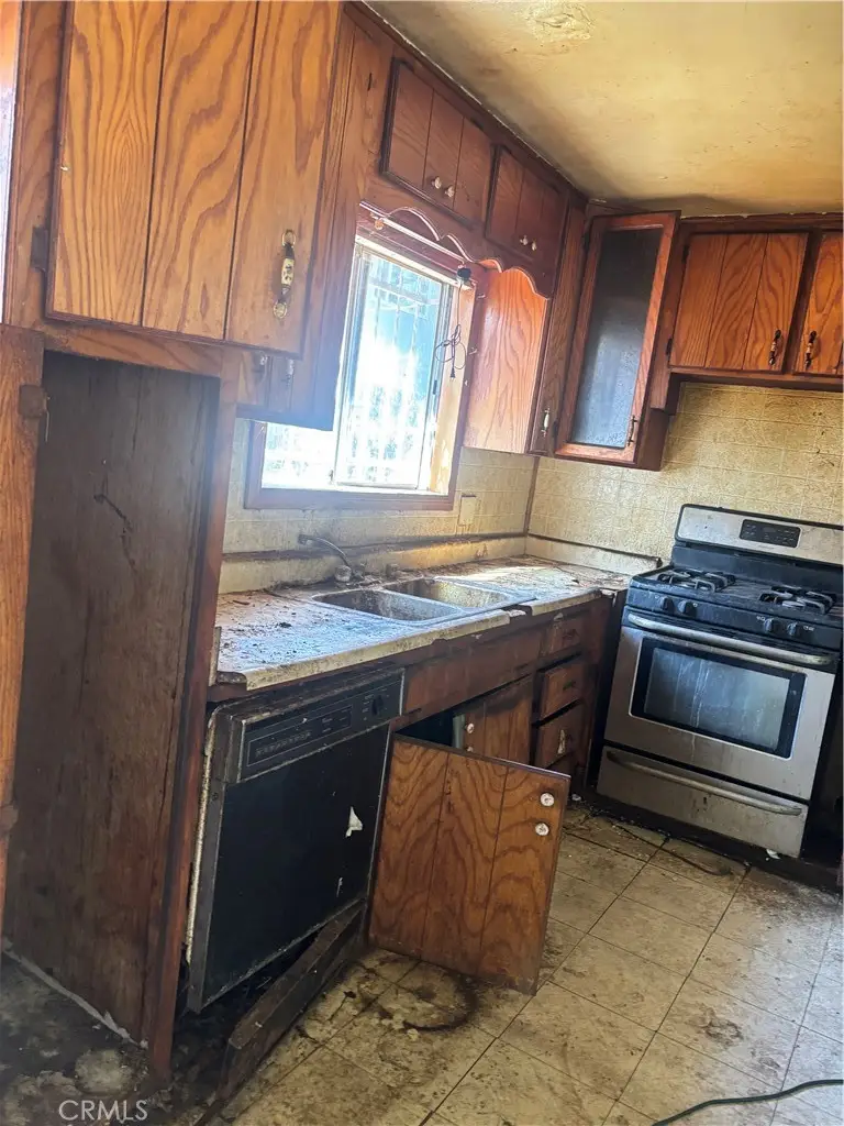 409 W Almond, Compton, CA 90220 - #3