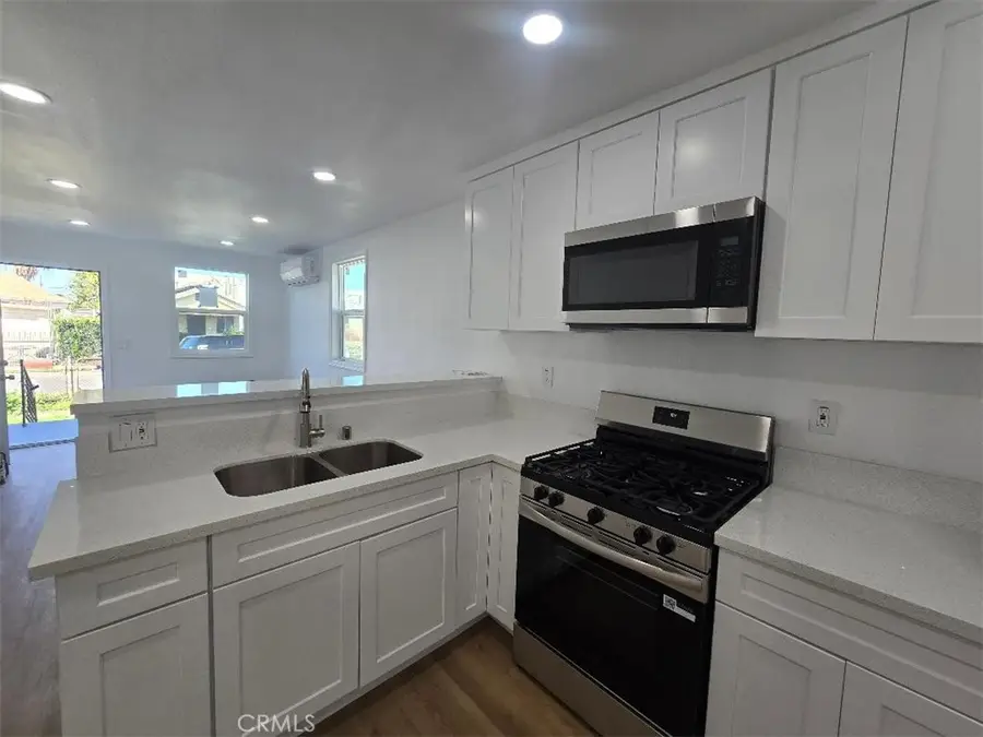 10722 Anzac, Los Angeles, CA 90059 - Image #2