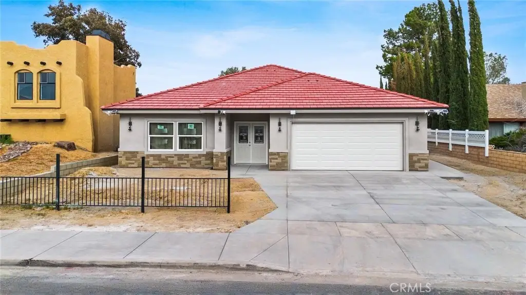 15688 Kingswood, Victorville, CA 92392 - #1