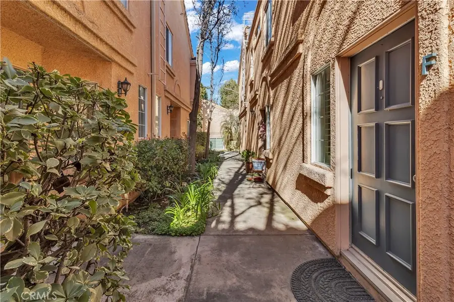 25144 Steinbeck #F, Valencia, CA 91381 - #2