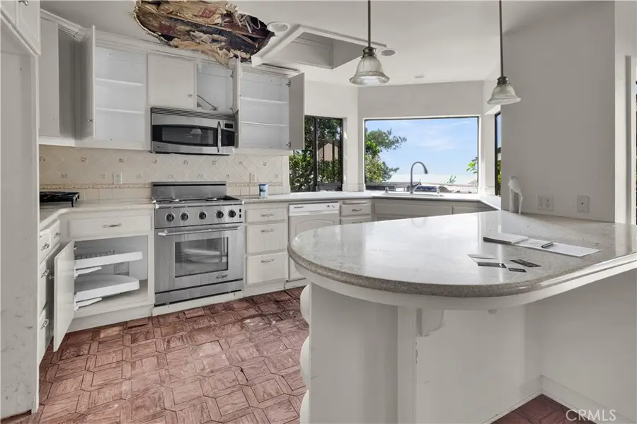 470 Wellington St, Cambria, CA 93428 - #3