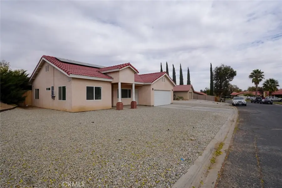 10304 Primrose Avenue, Hesperia, CA 92345 - #2