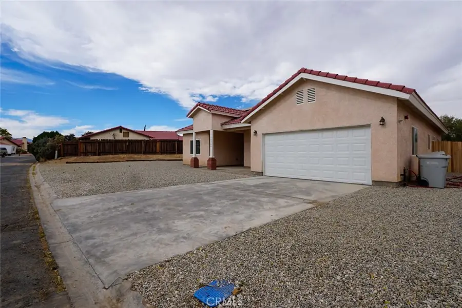 10304 Primrose Avenue, Hesperia, CA 92345 - #3