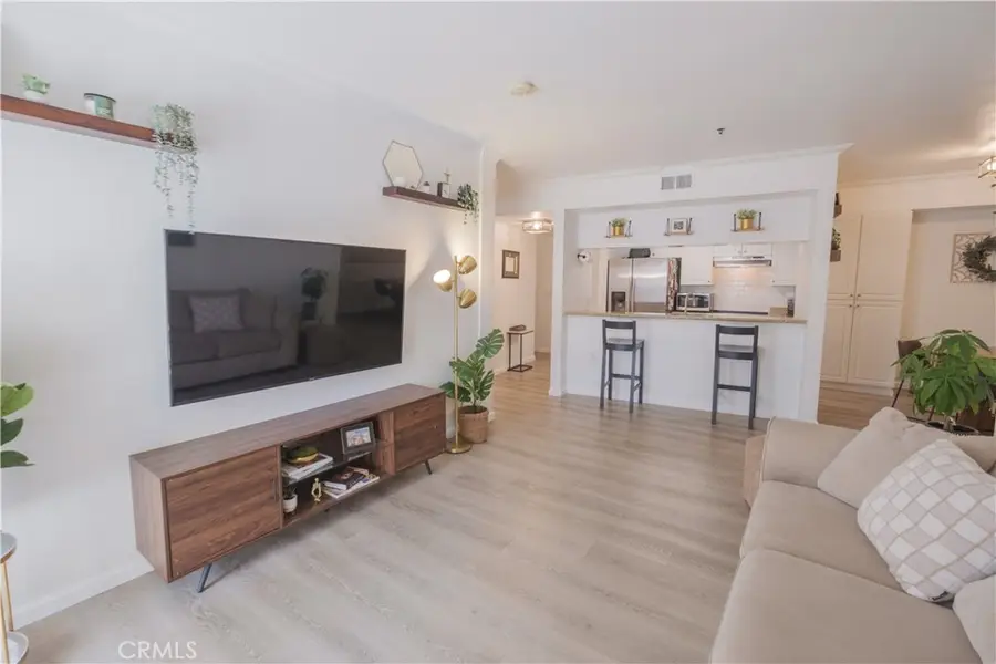 838 Pine Ave #102, Long Beach, CA 90813 - #2