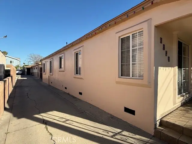 6610 Vinevale, Bell Gardens, CA 90201 - #3