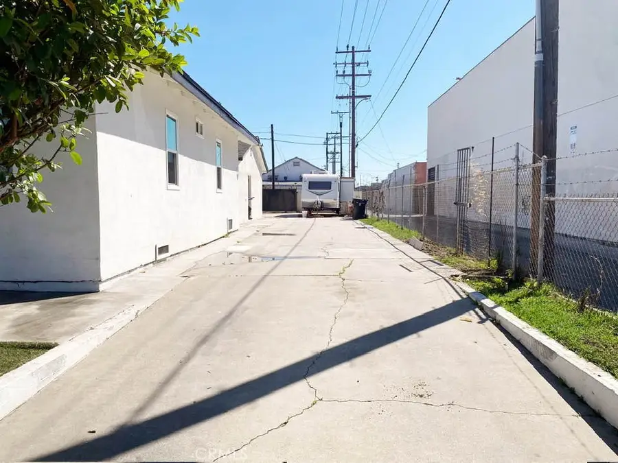 1118 E 77th, Los Angeles, CA 90001 - #3