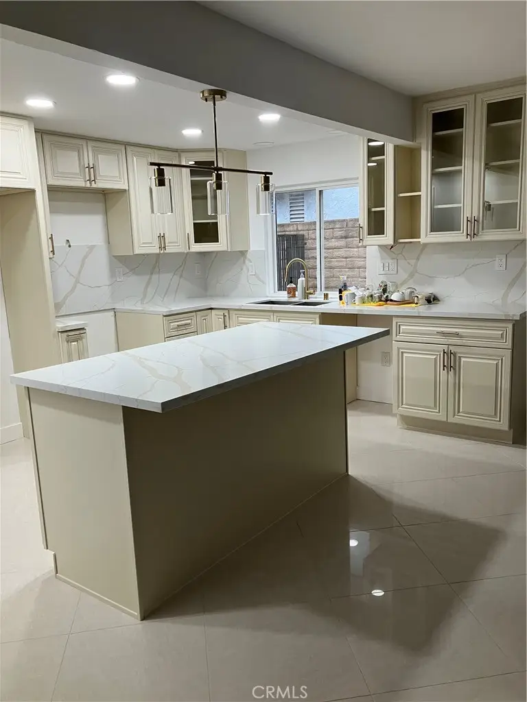 10204 Hanna Avenue, Chatsworth, CA 91311 - #2