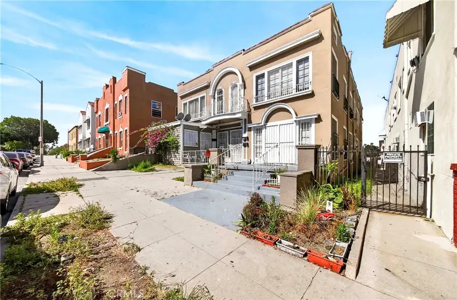 139 S Manhattan, Los Angeles, CA 90004 - #2