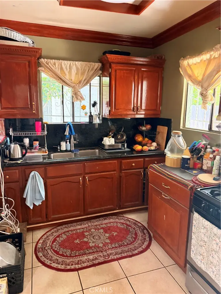 2384 W 30th, Los Angeles, CA 90018 - #1