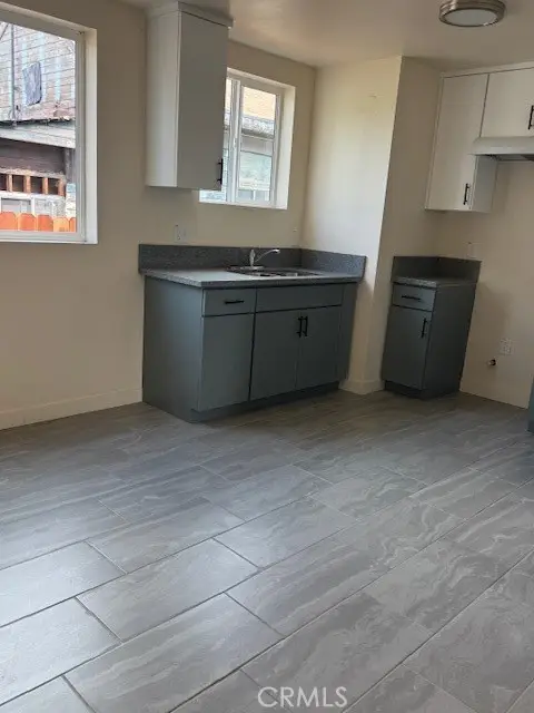 7019 Estrella, Los Angeles, CA 90044 - #2