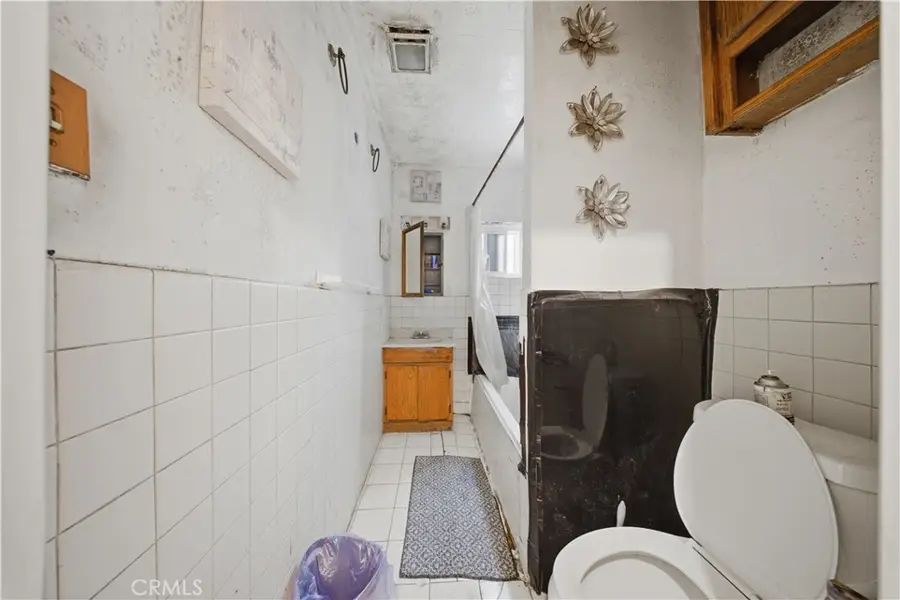 511 N Chester, Compton, CA 90221 - #3
