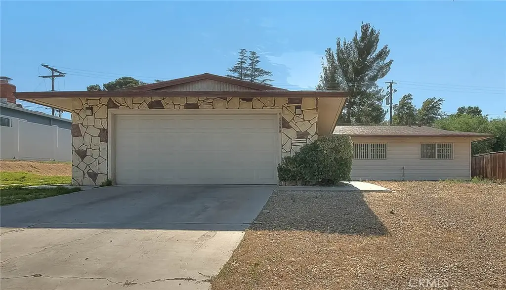 15800 Inyo, Victorville, CA 92395 - #1