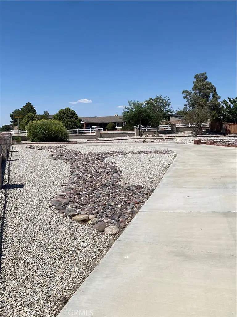 19989 Cronese Lane, Apple Valley, CA 92308 - #3