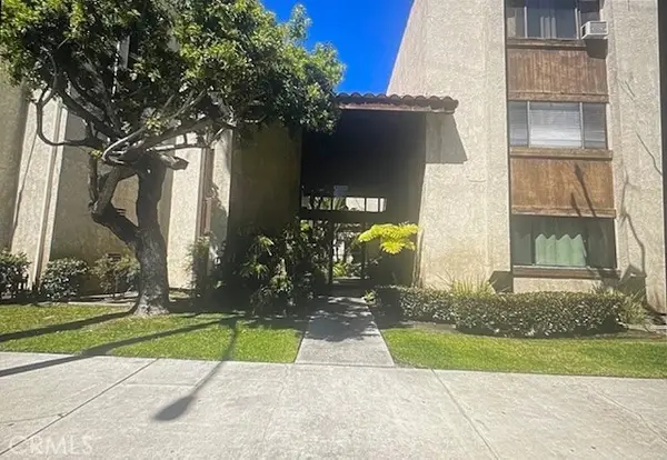 1203 E San Antonio Drive #201, Long Beach, CA 90807