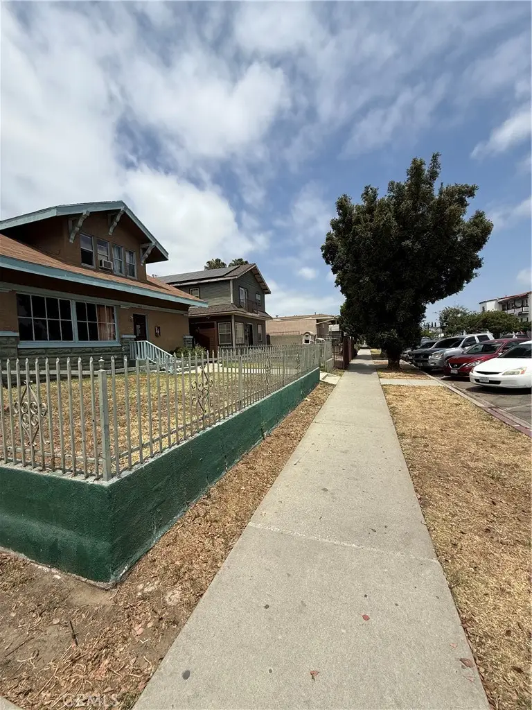 1403 Elm, Long Beach, CA 90813 - #1
