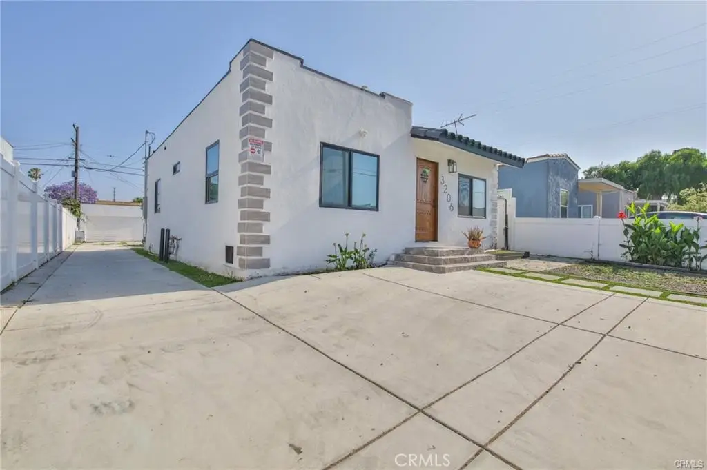 3206 W 59th Street, Los Angeles, CA 90043 - #1