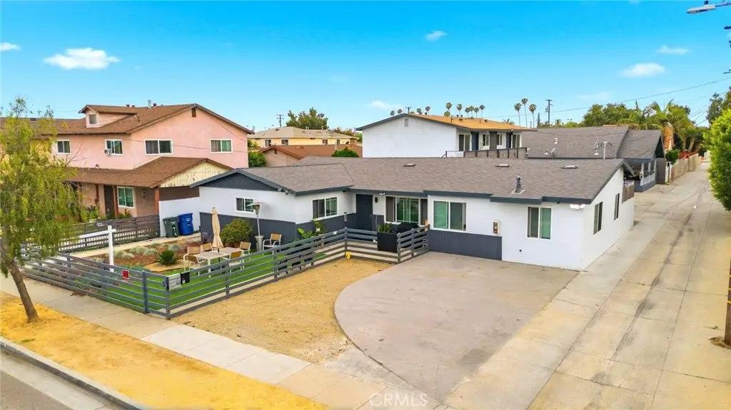 6221 Corona, Bell Gardens, CA 90201 - #1
