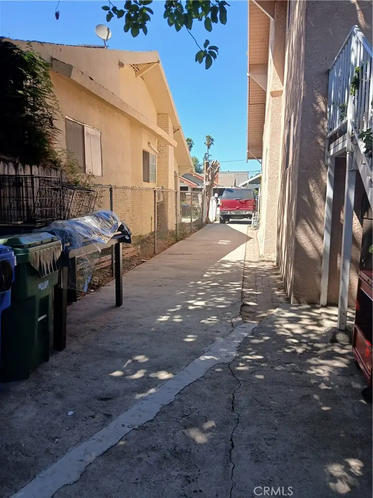 1060 W 51st, Los Angeles, CA 90037 - #3