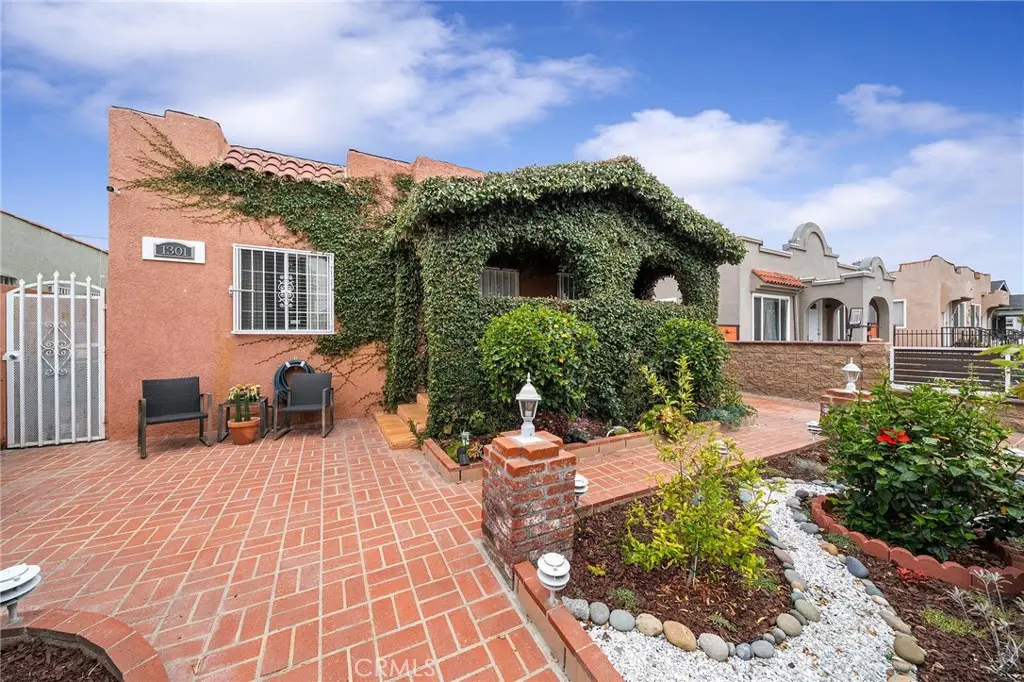 1301 W 56th Street, Los Angeles, CA 90037 - #1