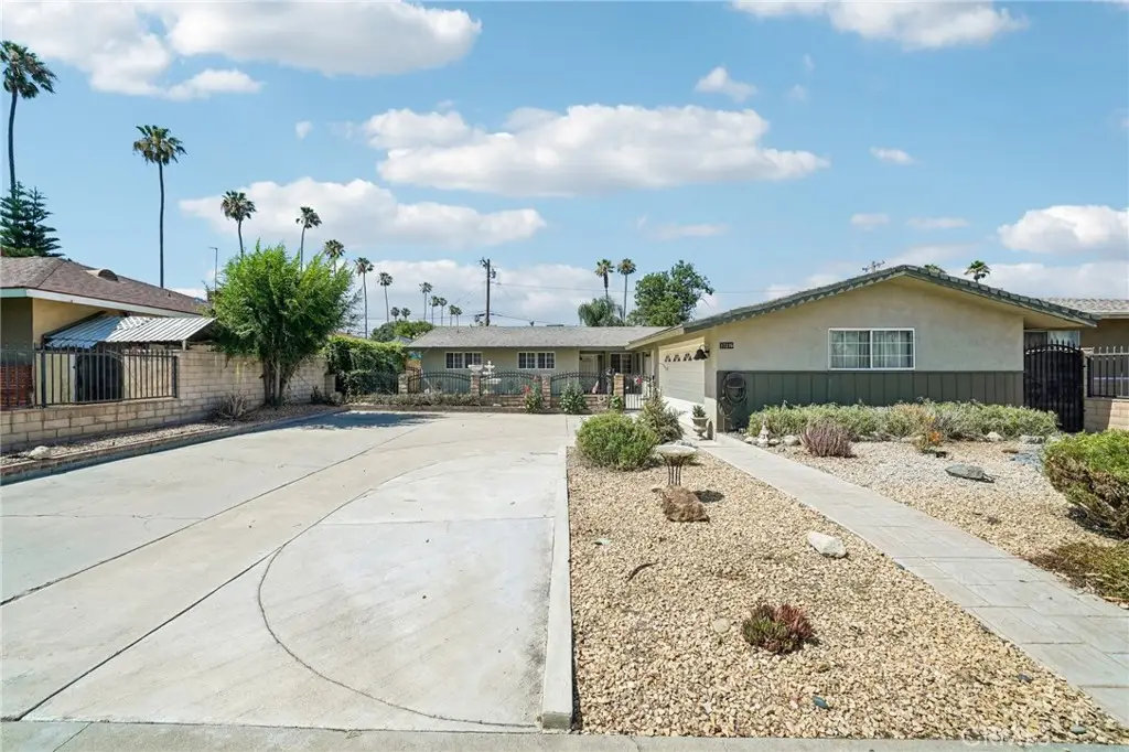 17316 Hawthorne Avenue, Fontana, CA 92335 - #1