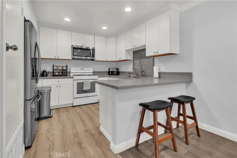 1086 Cabrillo Park Dr #d, Santa Ana, CA 92701 - #2