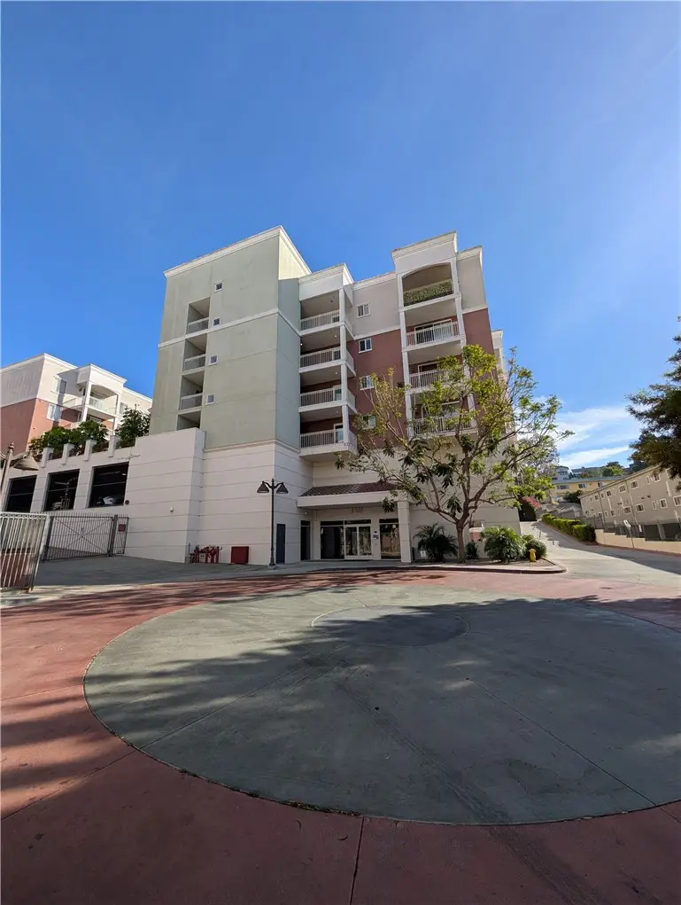 3740 Santa Rosalia #402, Los Angeles, CA 90008 - #2