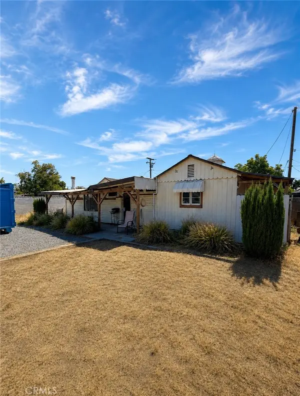 1082 S Santa Fe St, Hemet, CA 92543