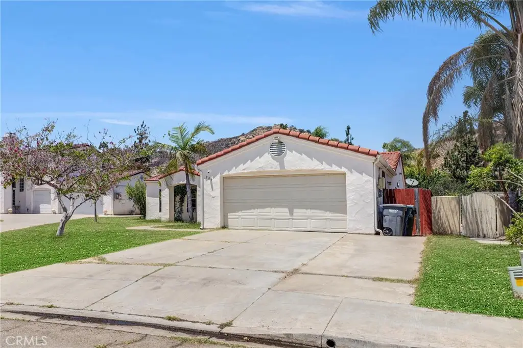 589 Iona Court, Escondido, CA 92027 - #1