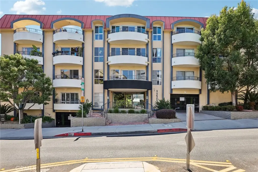 1221 N Kings #203, West Hollywood, CA 90069 - #1