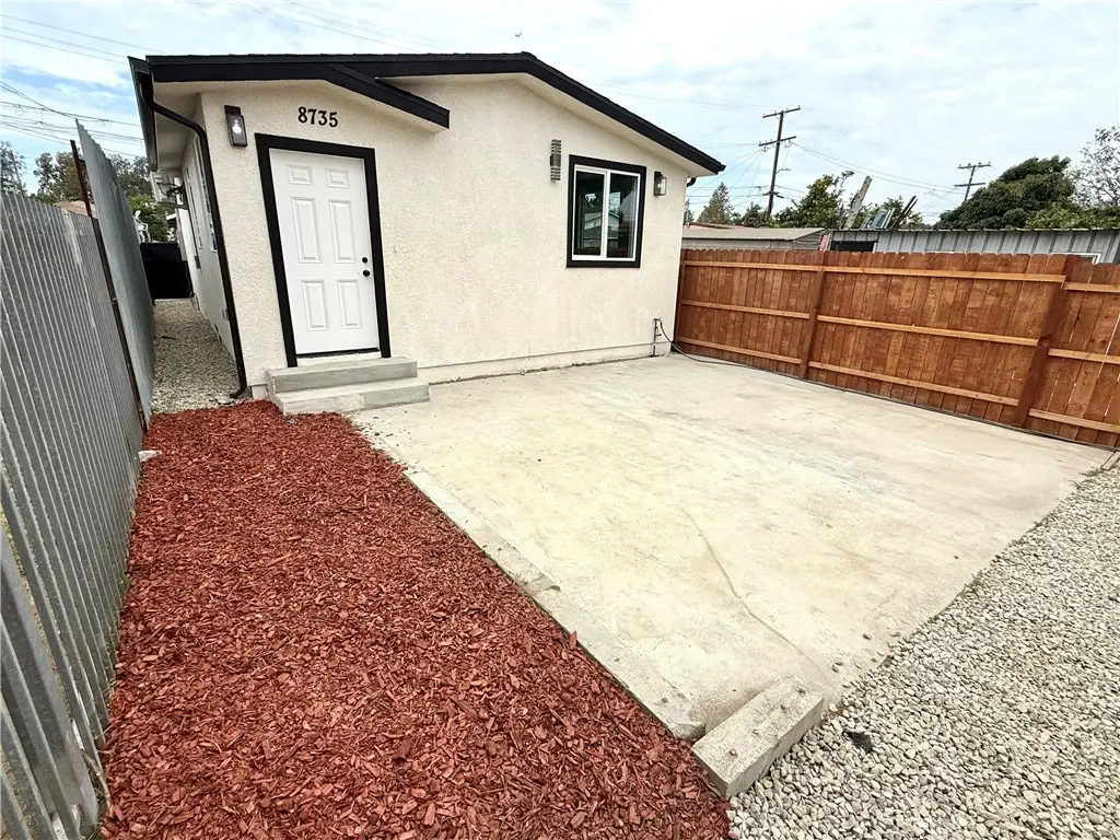 8733 Beach, Los Angeles, CA 90002 - #1