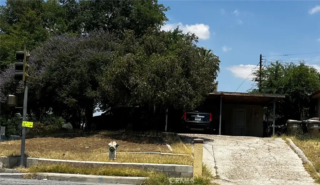 2200 College Avenue, Bakersfield, CA 93306 - #1