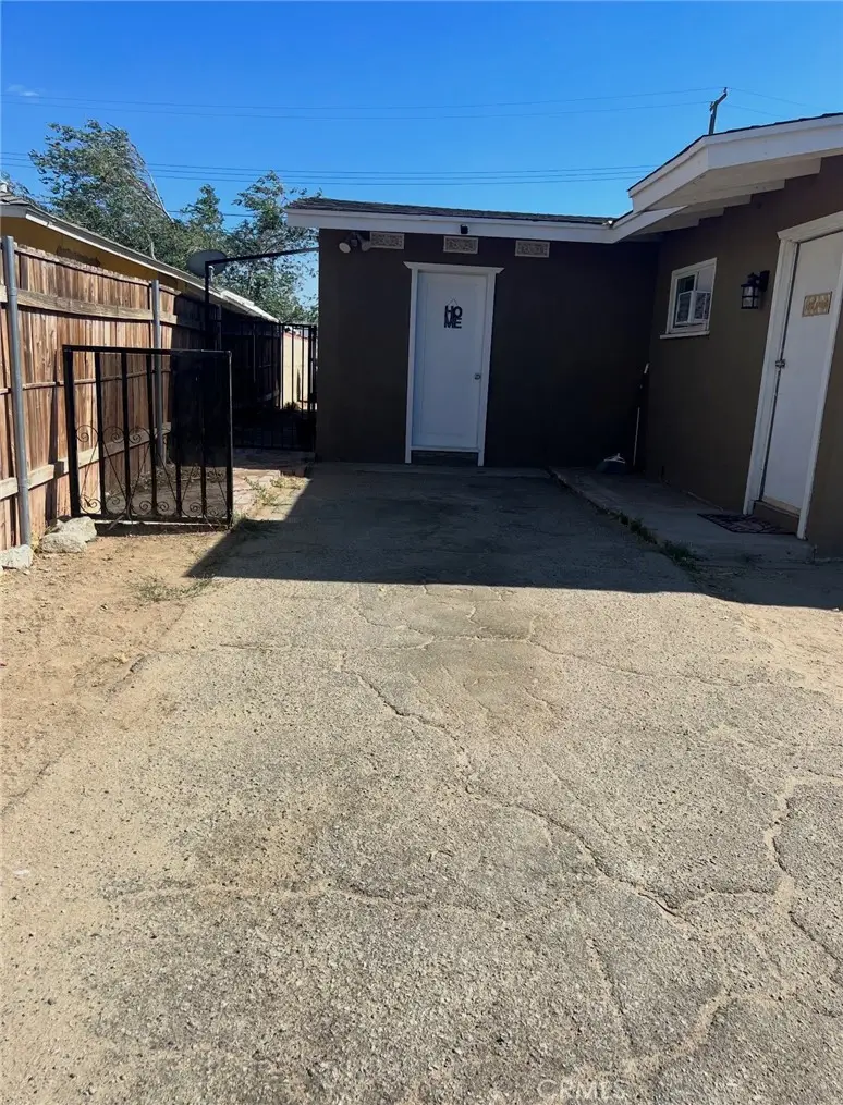 1028 E Avenue P5, Palmdale, CA 93550 - #2