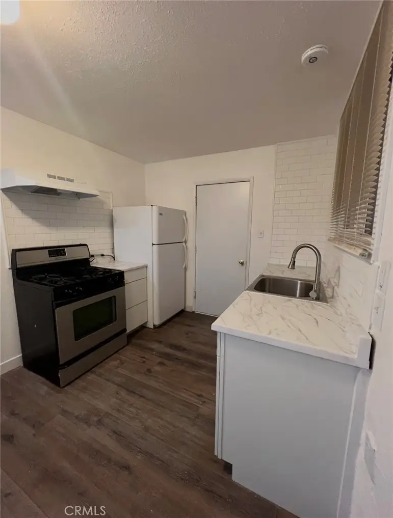 1028 E Avenue P5, Palmdale, CA 93550 - #3