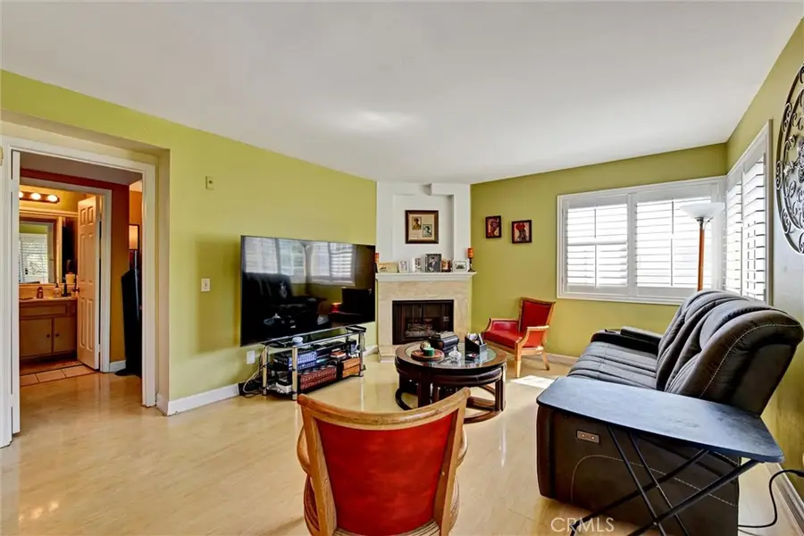 535 W 4th #201, Long Beach, CA 90802 - #2