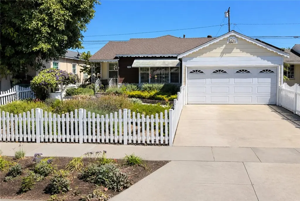 5122 Downey, Lakewood, CA 90712 - #1