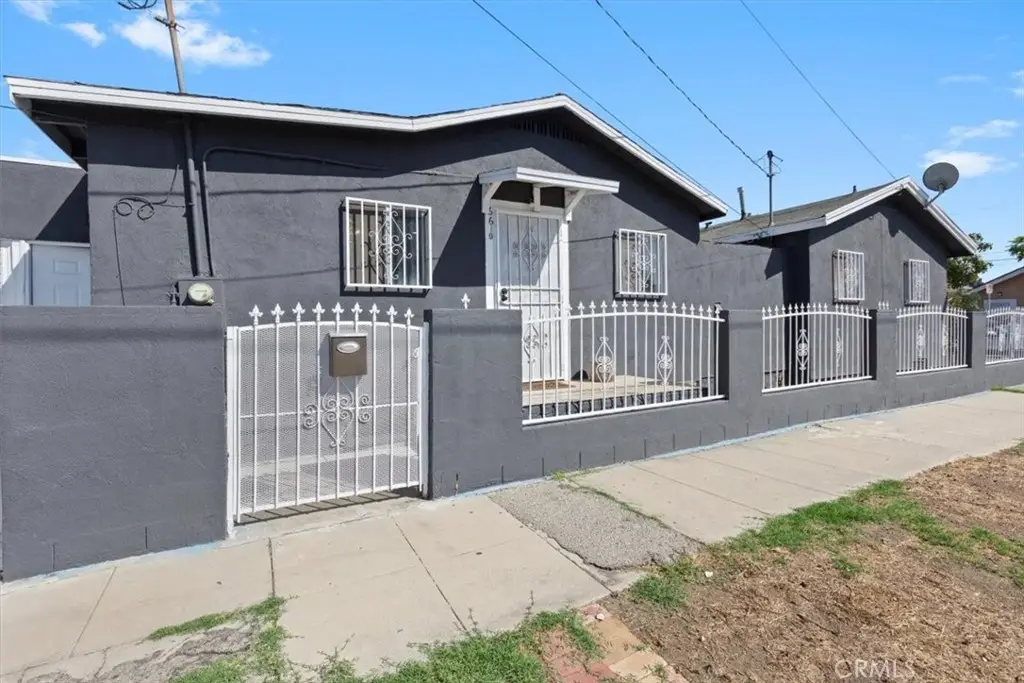 1049 W 67th, Los Angeles, CA 90044 - #1