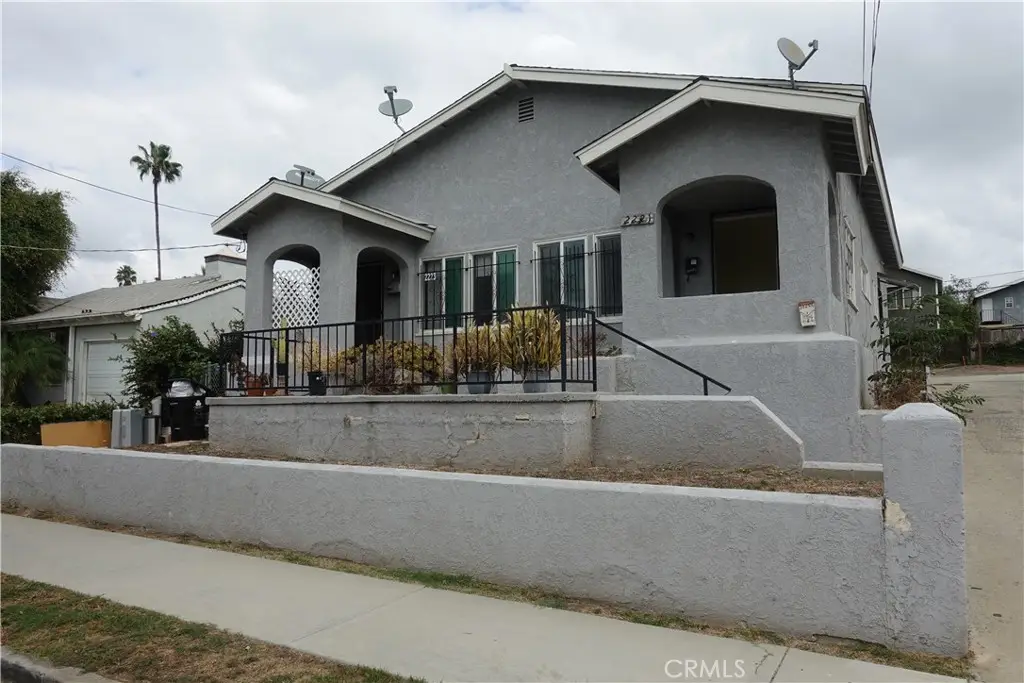 2221 Elsinore, Los Angeles, CA 90026 - #1