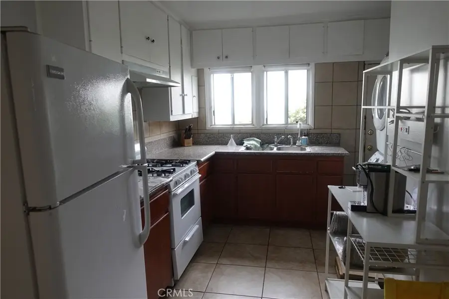 2221 Elsinore, Los Angeles, CA 90026 - #3