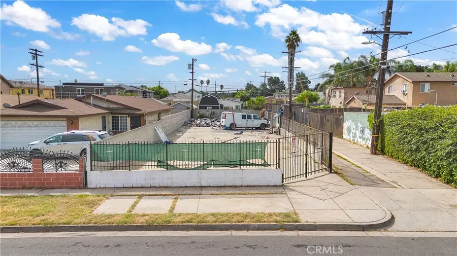 232 W 108th Street, Los Angeles, CA 90061 - #3
