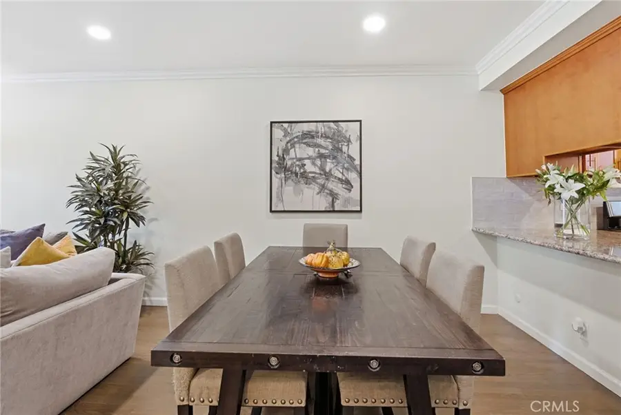 729 S Hobart Boulevard #11, Los Angeles, CA 90005 - #2