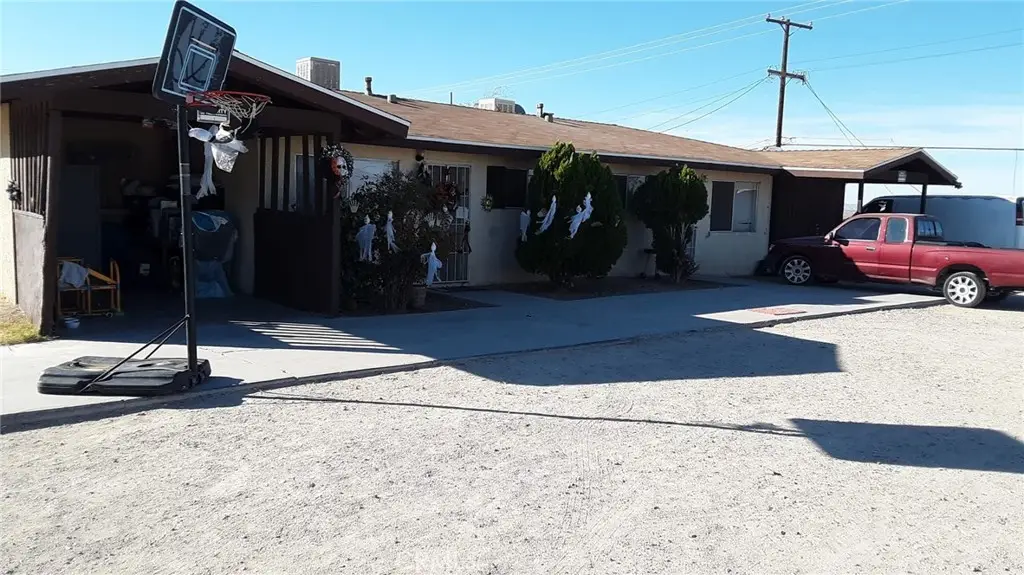 135 W Grace, Barstow, CA 92311 - #1