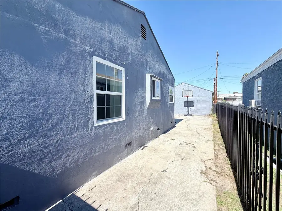 527 W Magnolia, Compton, CA 90220 - #2