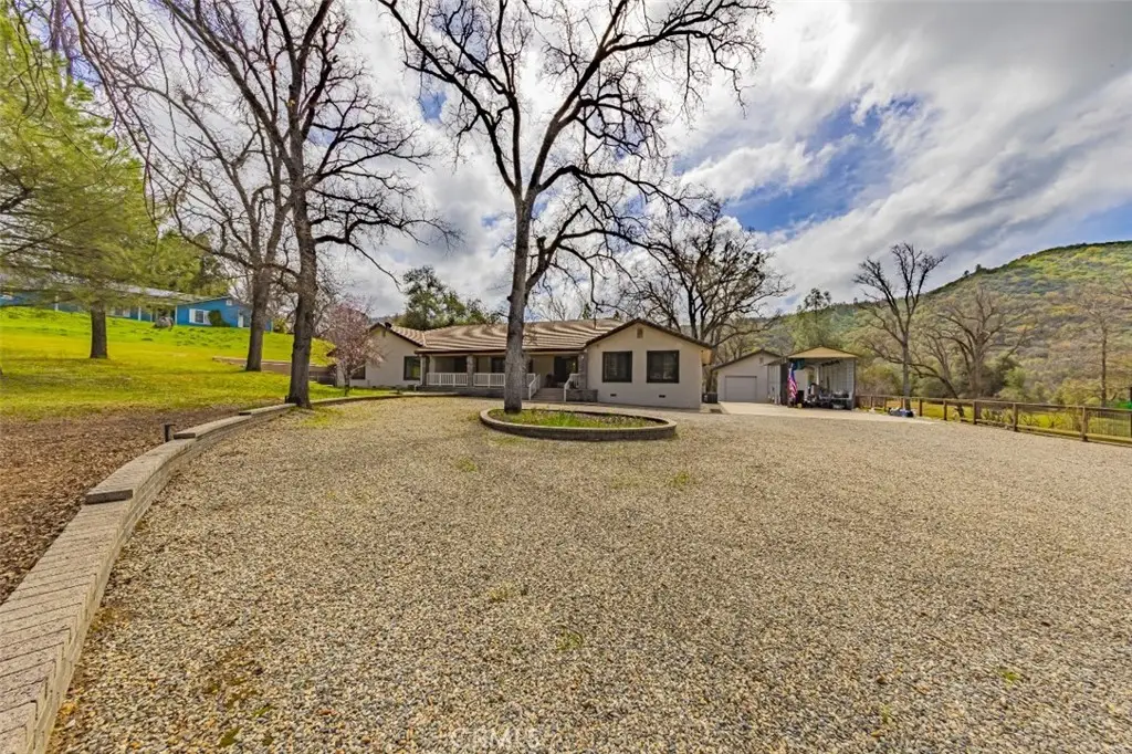 45344 S Oakview Drive, Oakhurst, CA 93644 - Image #1