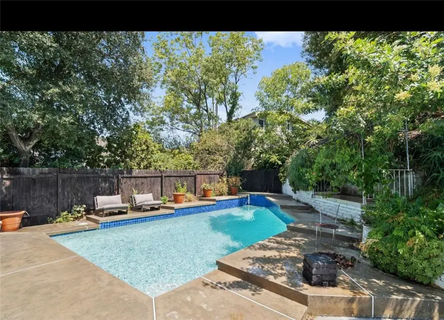 3448 Ardsley Place, Encino, CA 91436 - Image #2